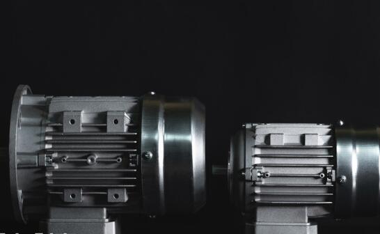 直流电机电流的流向，直流电机电流的方向和变化