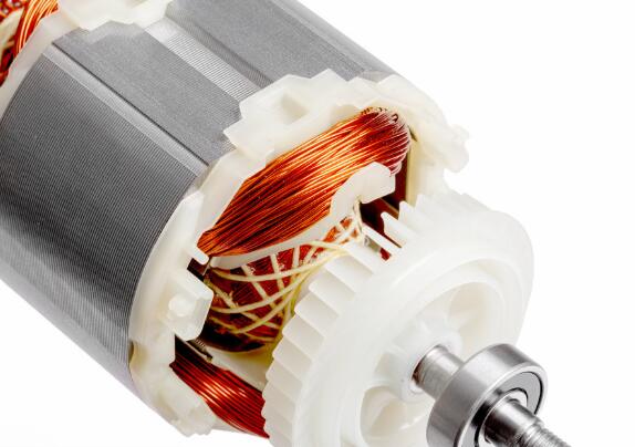 步进电机牵入转矩，步进电机的工作原理和转矩